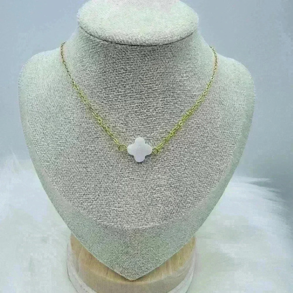 Faux Shell Flower shaped Necklace w/ Stainless steel Chain - Picture 1 of 4